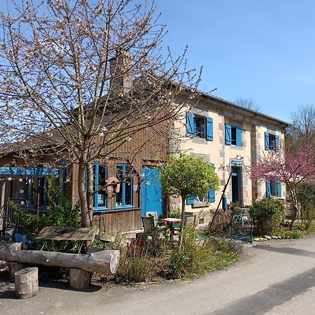 Ille Flottante, Maison Eclusiere Et Hebergements Insolites Sur Le Canal Hédé エクステリア 写真