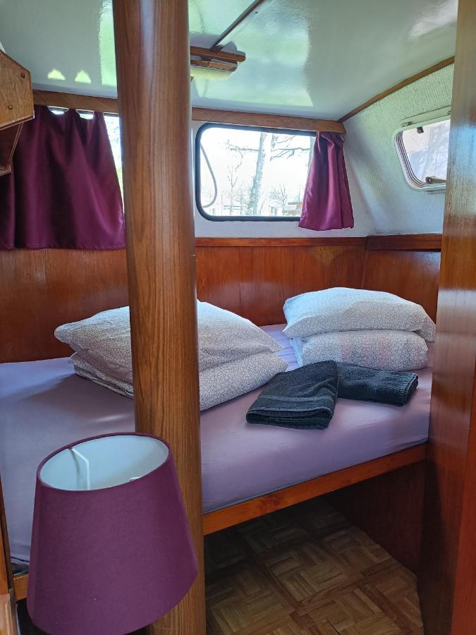 Ille Flottante, Maison Eclusiere Et Hebergements Insolites Sur Le Canal Hédé エクステリア 写真