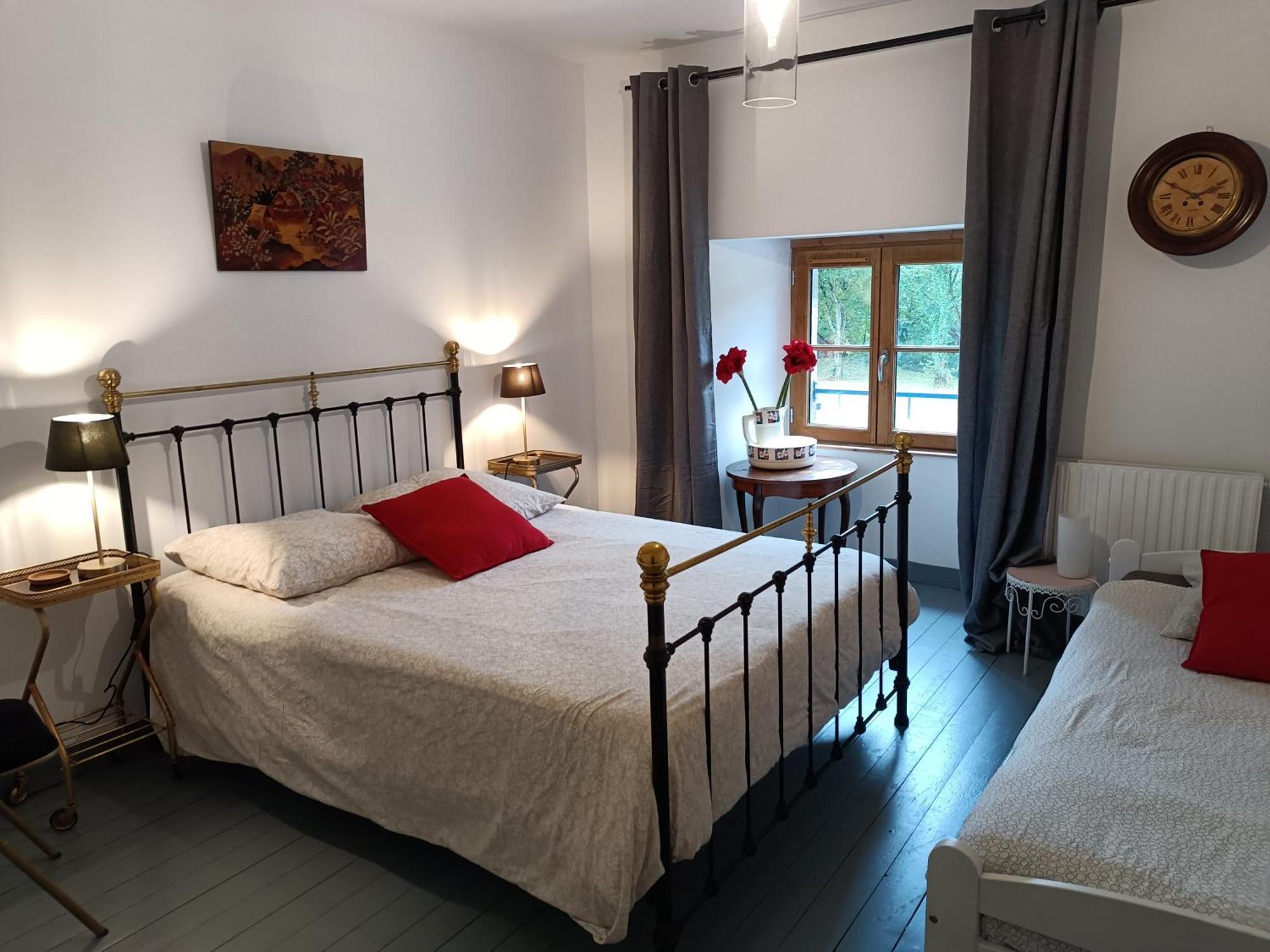Ille Flottante, Maison Eclusiere Et Hebergements Insolites Sur Le Canal Hédé エクステリア 写真