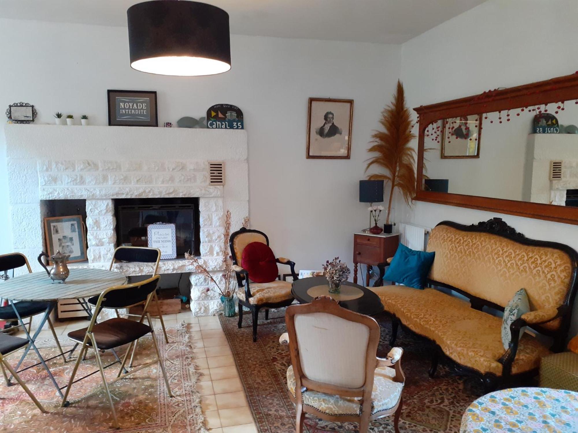 Ille Flottante, Maison Eclusiere Et Hebergements Insolites Sur Le Canal Hédé エクステリア 写真