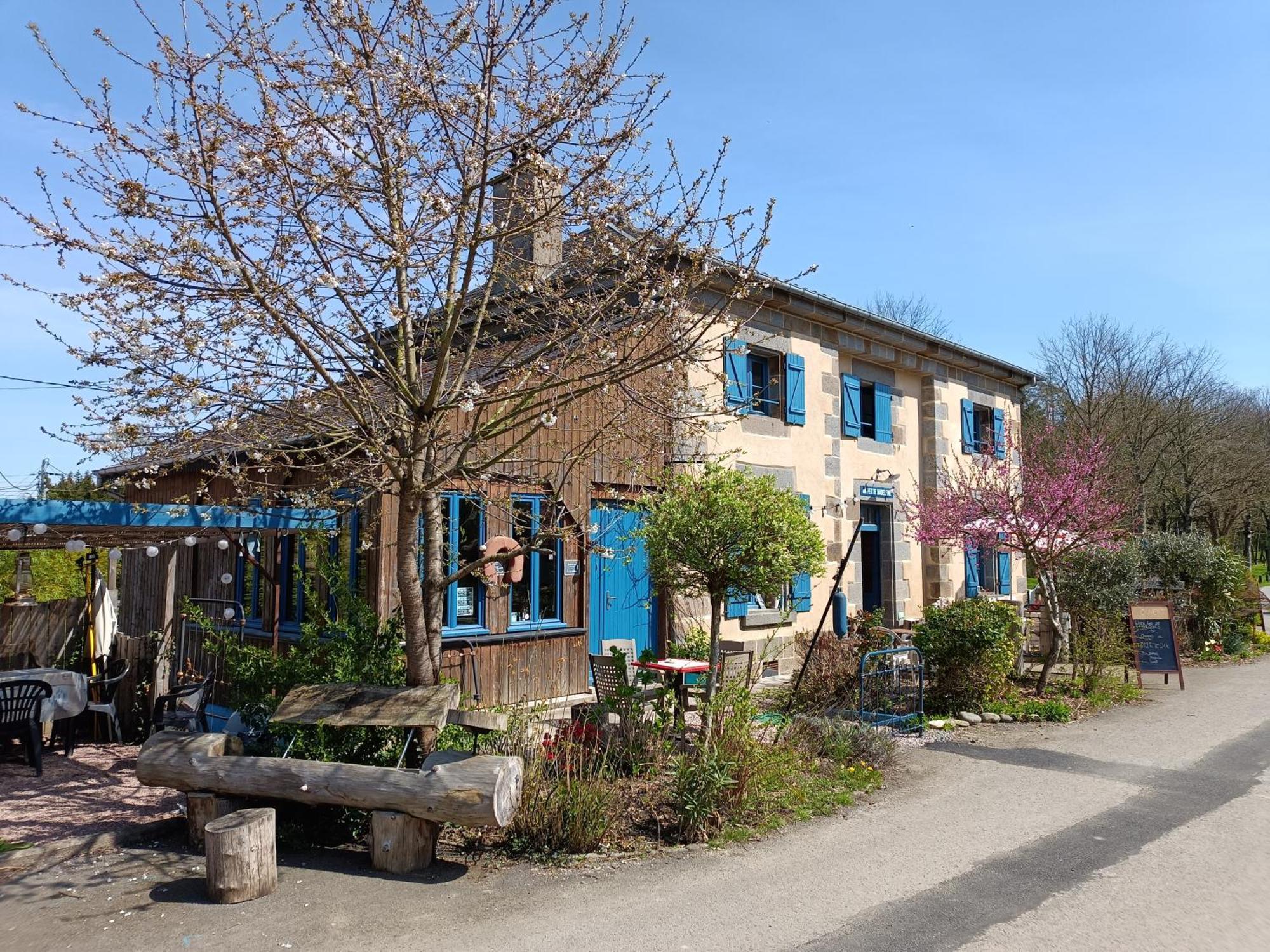 Ille Flottante, Maison Eclusiere Et Hebergements Insolites Sur Le Canal Hédé エクステリア 写真