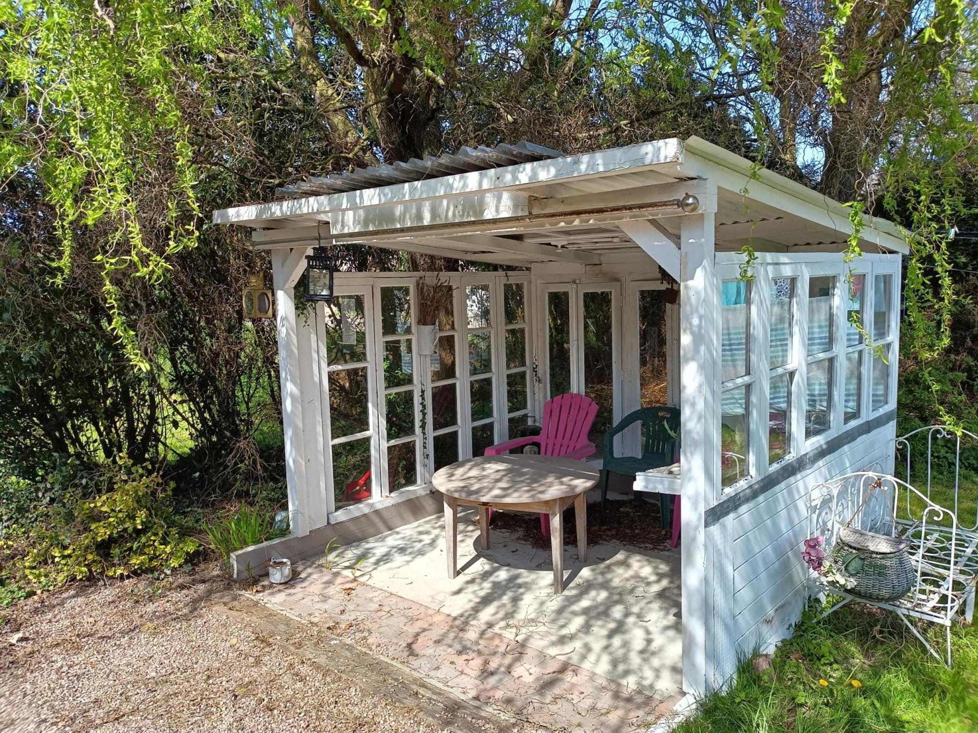 Ille Flottante, Maison Eclusiere Et Hebergements Insolites Sur Le Canal Hédé エクステリア 写真
