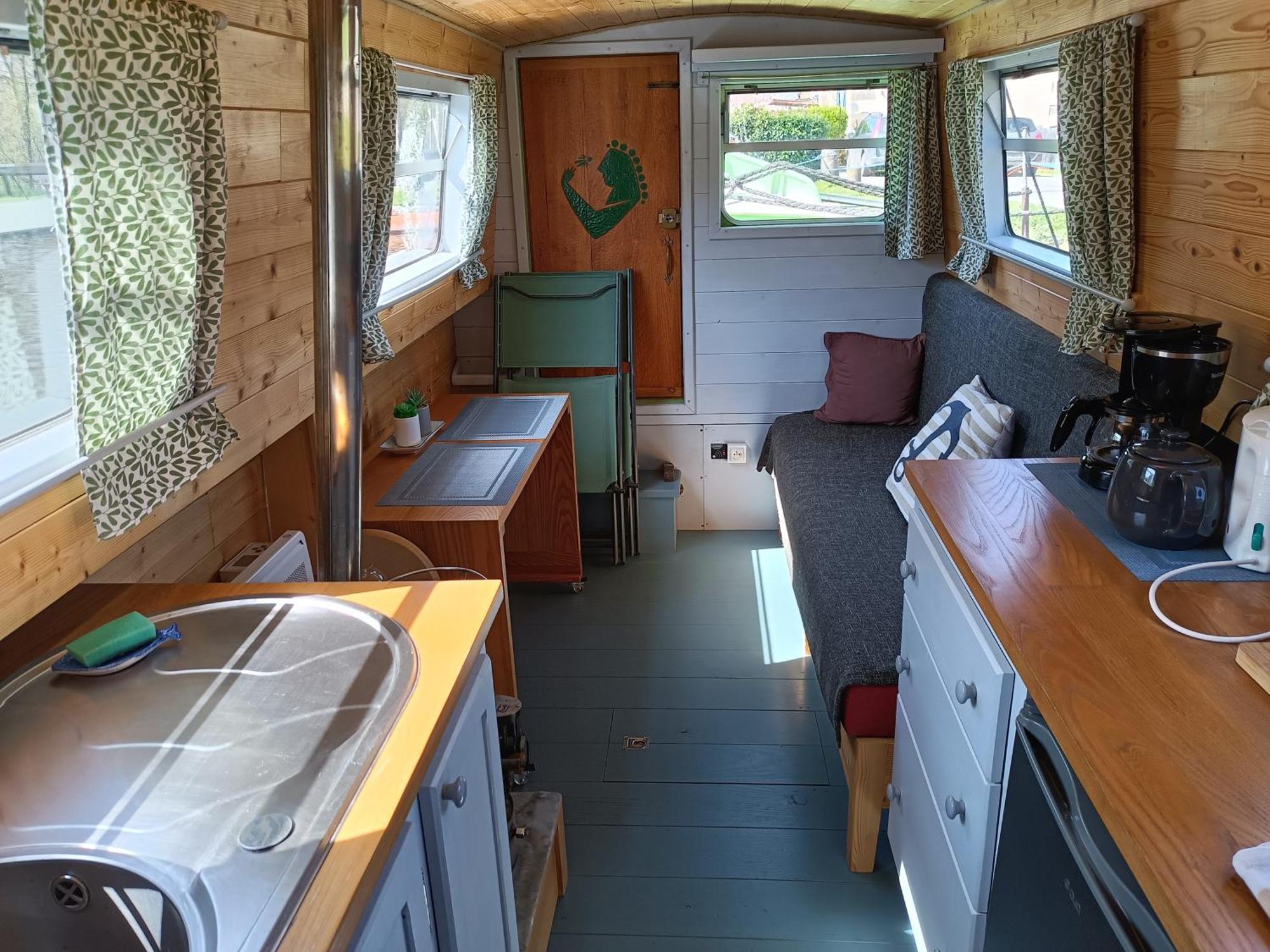 Ille Flottante, Maison Eclusiere Et Hebergements Insolites Sur Le Canal Hédé エクステリア 写真
